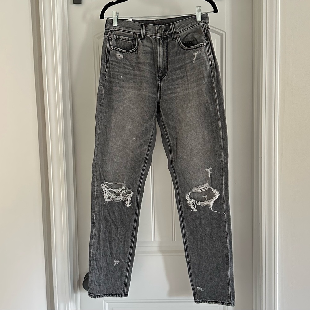 NEW American Eagle Outfitters distressed skinny jeans. Size 4 Long. $24